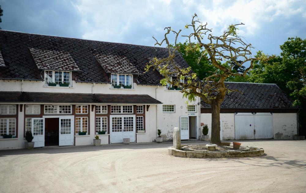 Logis Hotel Restaurant De La Poste Le Mele-sur-Sarthe Exterior photo
